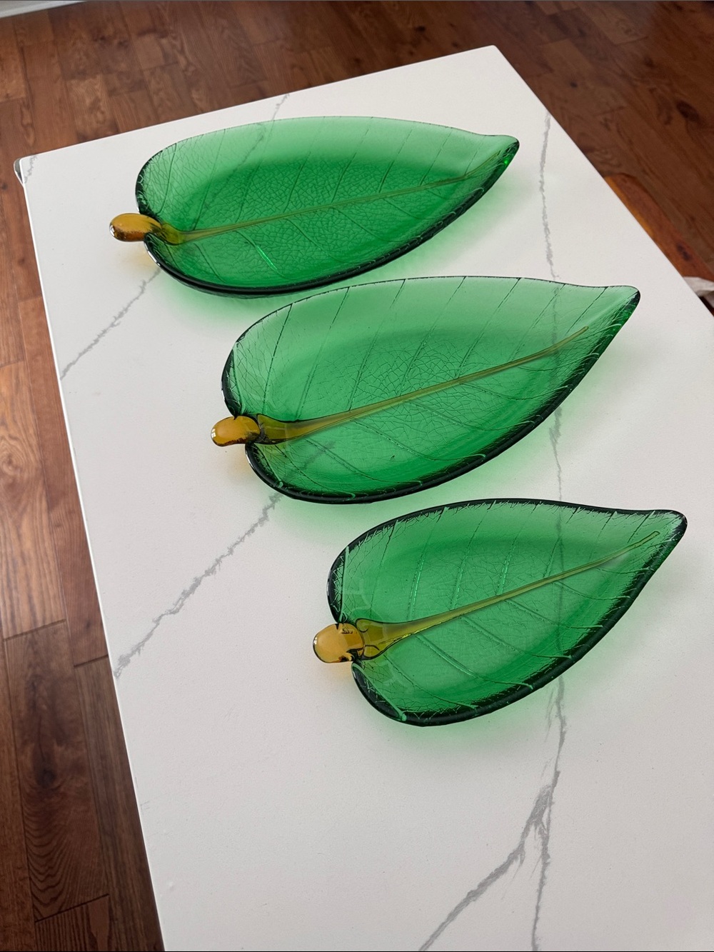 Set of 3 Vintage Dynasty Gallery Leaf Glass Plate